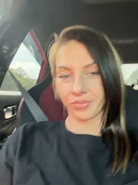 tastemecaroline online show from May 4, 8:01 pm