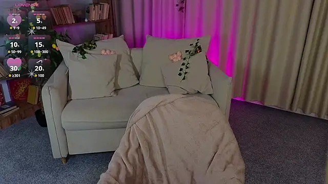 MoonHaze   online show from March 29, 11:09 am