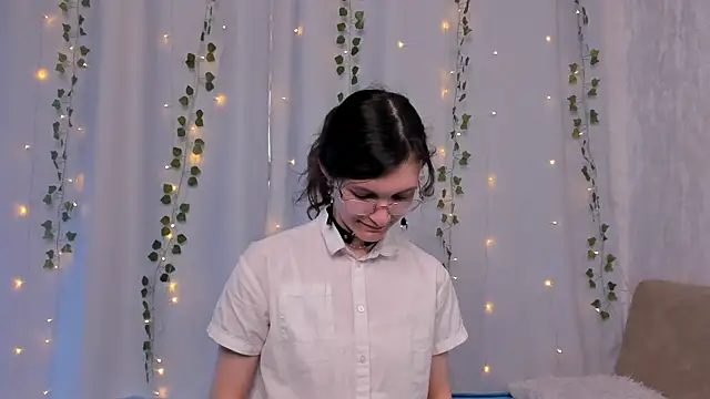 ThoraMarola online show from June 25, 11:23 am