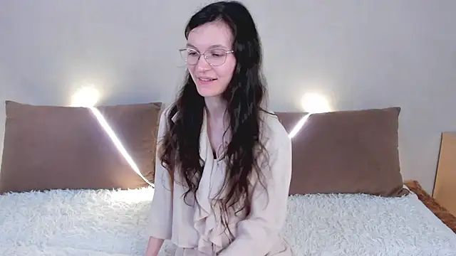ThoraMarola online show from May 8, 5:21 am