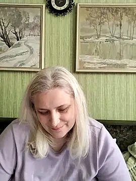 NyushaLollipop online show from April 29, 9:45 am