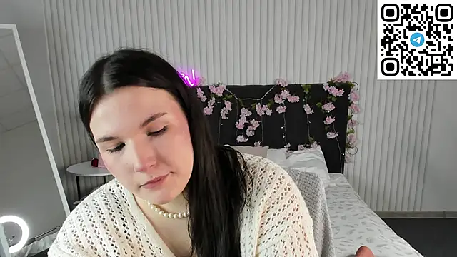 Mira Silk online show from April 3, 11:30 am