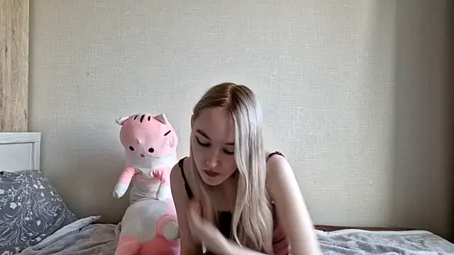 MisaMew online show from June 30, 4:17 pm