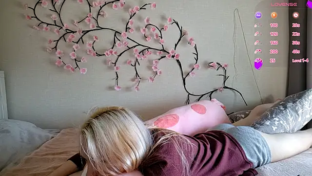 MisaMew online show from March 24, 9:47 am