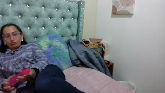 LiloEvelyne online show from January 14, 3:55 am