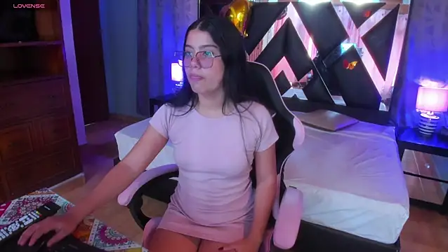 michell sweetiee online show from April 9, 6:57 pm