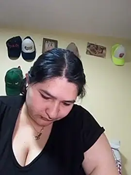 LauraHorny69 online show from May 5, 7:39 pm