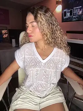 AngelPinkk  online show from March 17, 5:00 am