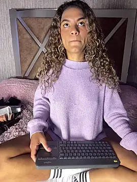 AngelPinkk  online show from March 12, 9:50 pm