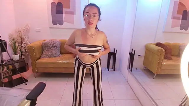 Veronica miiller online show from May 12, 7:20 pm