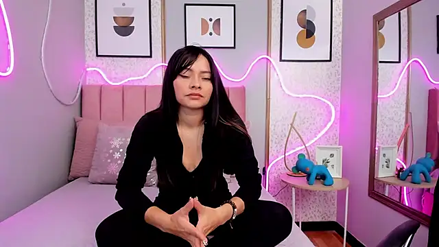 SAMMYLEWISMD online show from January 15, 3:01 am