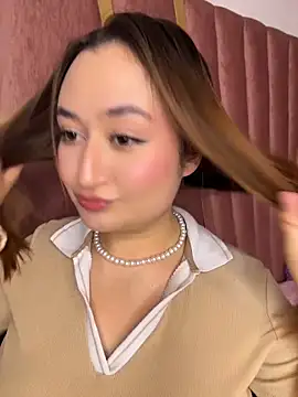 SalomeFlores online show from April 10, 12:05 am