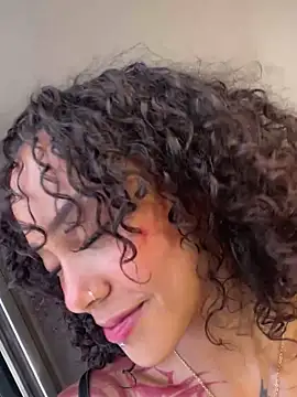 LizStorm  online show from May 13, 4:24 pm