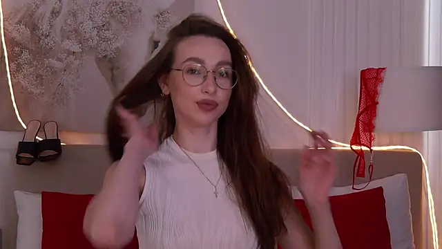 Emily Simon online show from March 31, 5:29 am