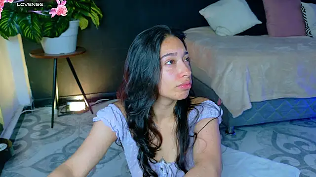 Noaah25  online show from May 7, 3:44 am