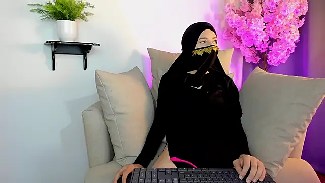 dolunay farah online show from February 12, 12:07 pm