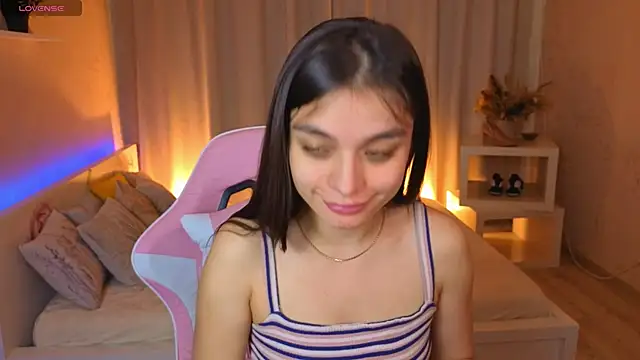Kim Bless online show from April 30, 1:44 am