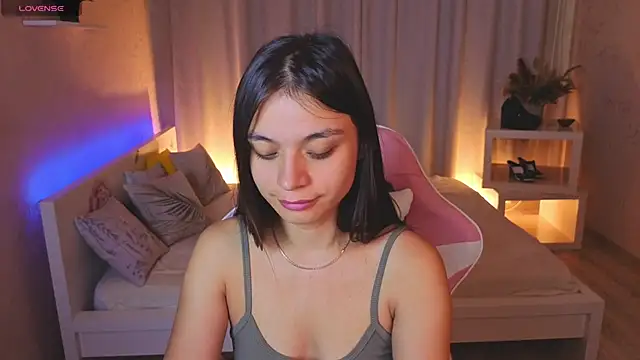 Kim Bless online show from June 22, 1:43 am