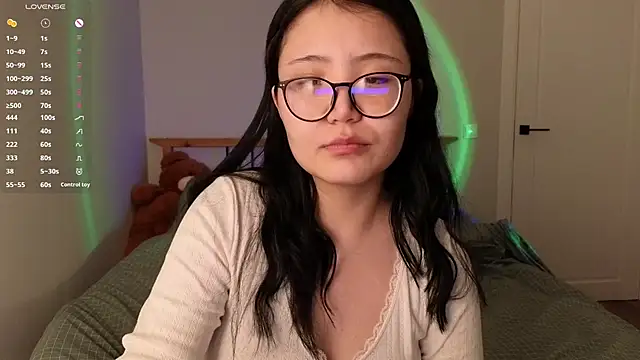 nullgirl online show from May 21, 2:42 am