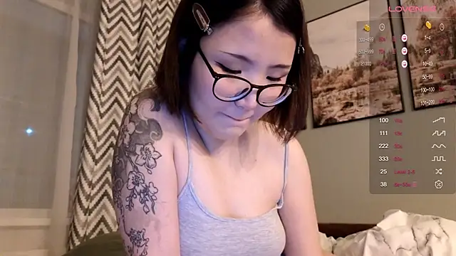 nullgirl online show from February 11, 2:15 am