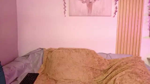 chloe peach  online show from May 9, 3:47 pm