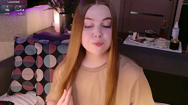 bratwifelina online show from February 20, 1:56 pm