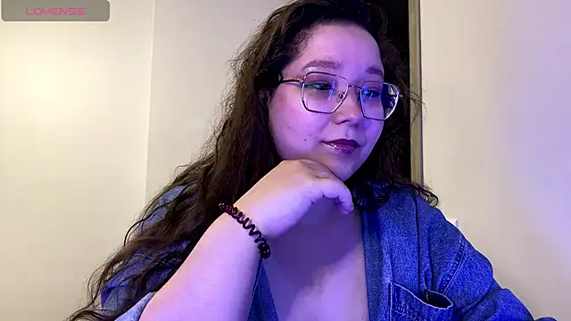 AemiliaLust online show from January 17, 6:15 pm