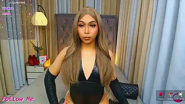 Clea Moore online show from April 10, 1:00 am