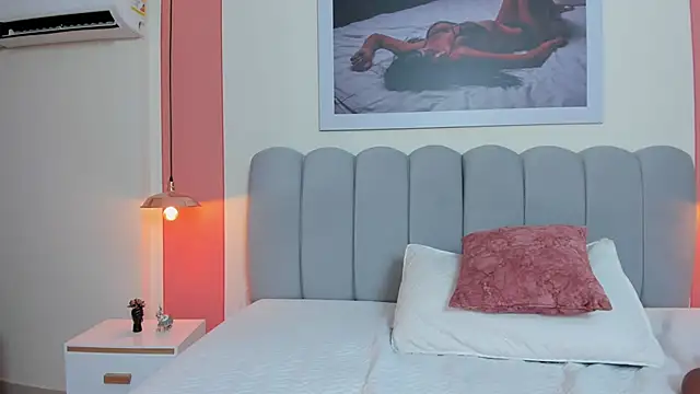 EmmaBoyd online show from February 19, 12:26 pm