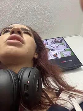 elodie rouge online show from May 21, 12:03 pm