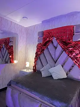 elodie rouge online show from March 17, 12:20 pm