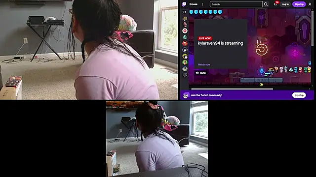 KylaRaven online show from April 14, 4:40 pm