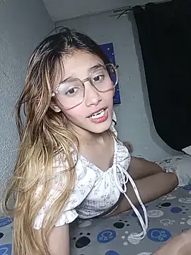 Zoehoney hl online show from May 17, 2:22 am