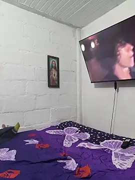 Zeyllyjhonson online show from February 28, 1:32 pm