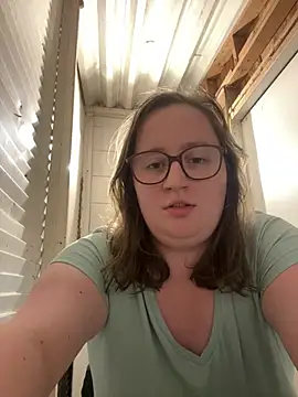 lucycomestrue online show from July 2, 3:23 am