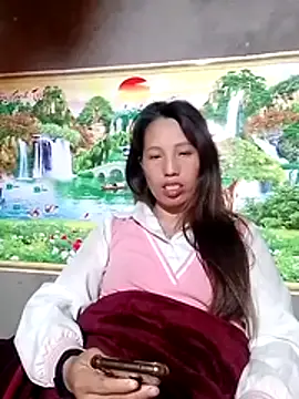 Gummiesu online show from May 11, 5:32 pm