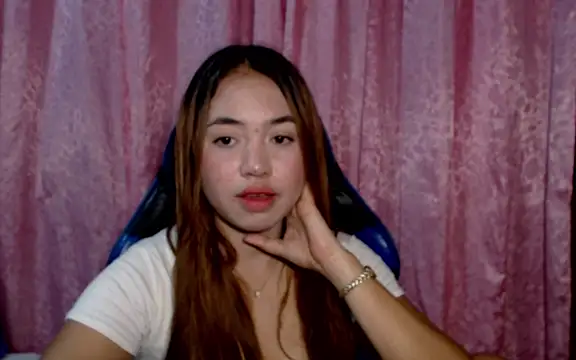 pinay mayahiga online show from May 11, 2:41 pm