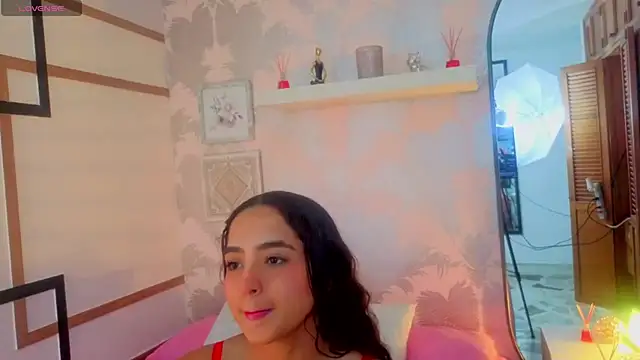 Emma Thompssonn online show from May 1, 11:57 am