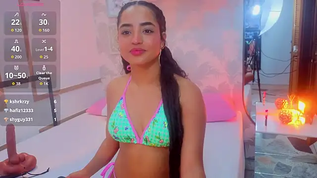 Emma Thompssonn online show from May 10, 1:35 pm