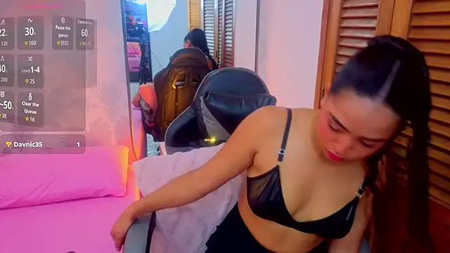 Emma Thompssonn online show from May 7, 12:53 pm