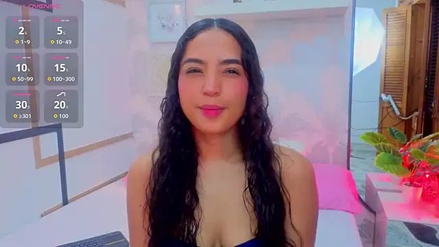Emma Thompssonn online show from April 28, 1:48 pm