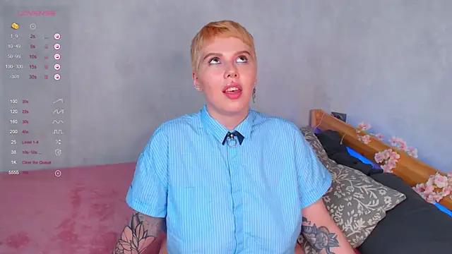 Elise Day online show from May 22, 2:37 pm