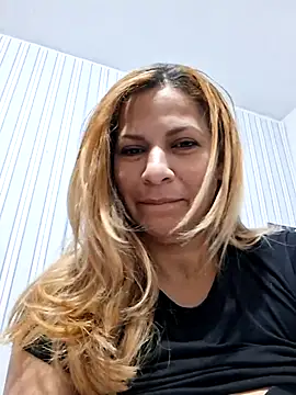 zaratby1 online show from January 15, 9:43 pm