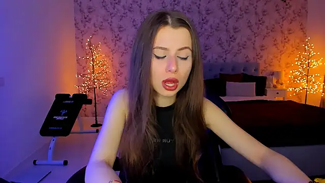 Hot Molly5 online show from March 14, 8:10 pm