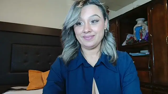 aitanalove  online show from May 8, 12:36 am