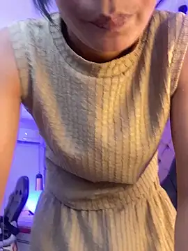 Auri   online show from May 5, 7:28 pm