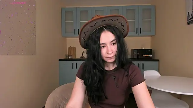 GiovannaAntonelli online show from May 8, 6:16 am