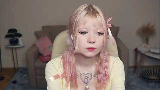 NoelMccrimmon online show from January 16, 2:35 pm