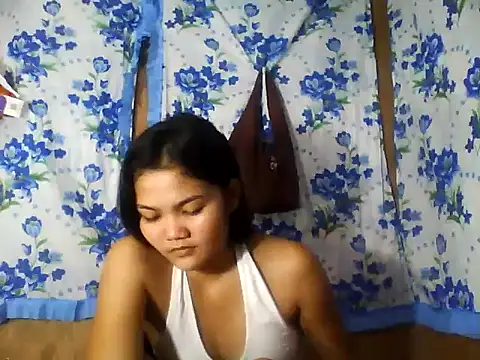 PinaySkinnyJust18 online show from May 15, 12:49 am