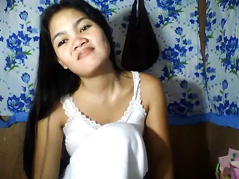 PinaySkinnyJust18 online show from May 13, 12:28 am